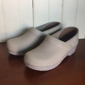 unworn Dansko clogs, size 41